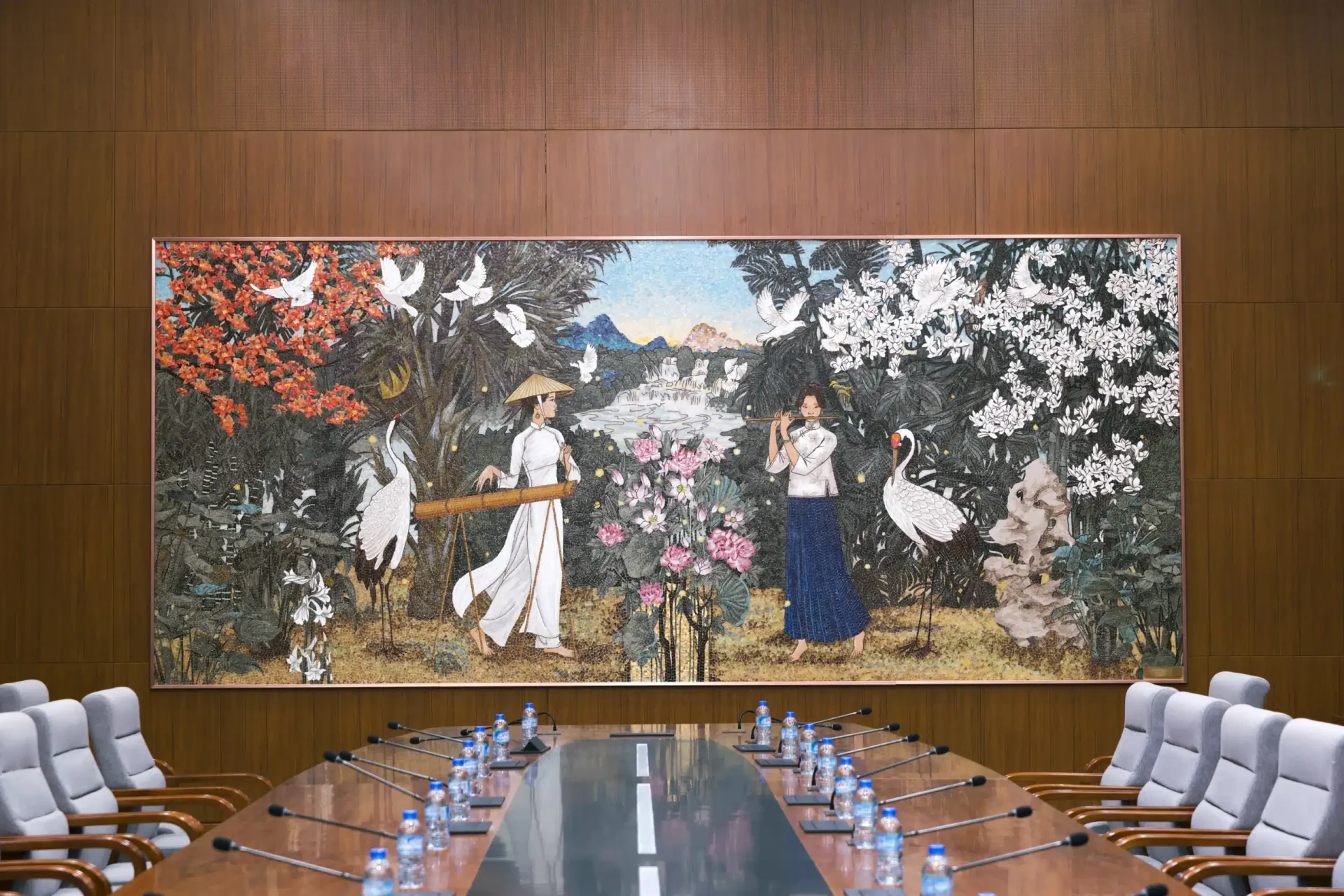 1. 《友谊颂》 唐晖 5528(W)×2400(H)mm实景图 (2)