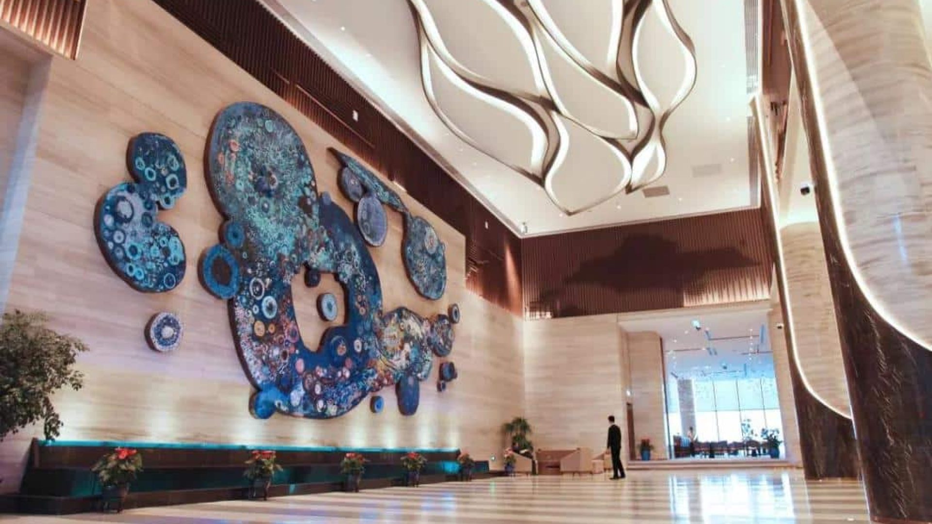 4-关于《海之道》镶嵌作品实景图-中国山东省威海市齐鲁蓝海御华大饭店 (1)