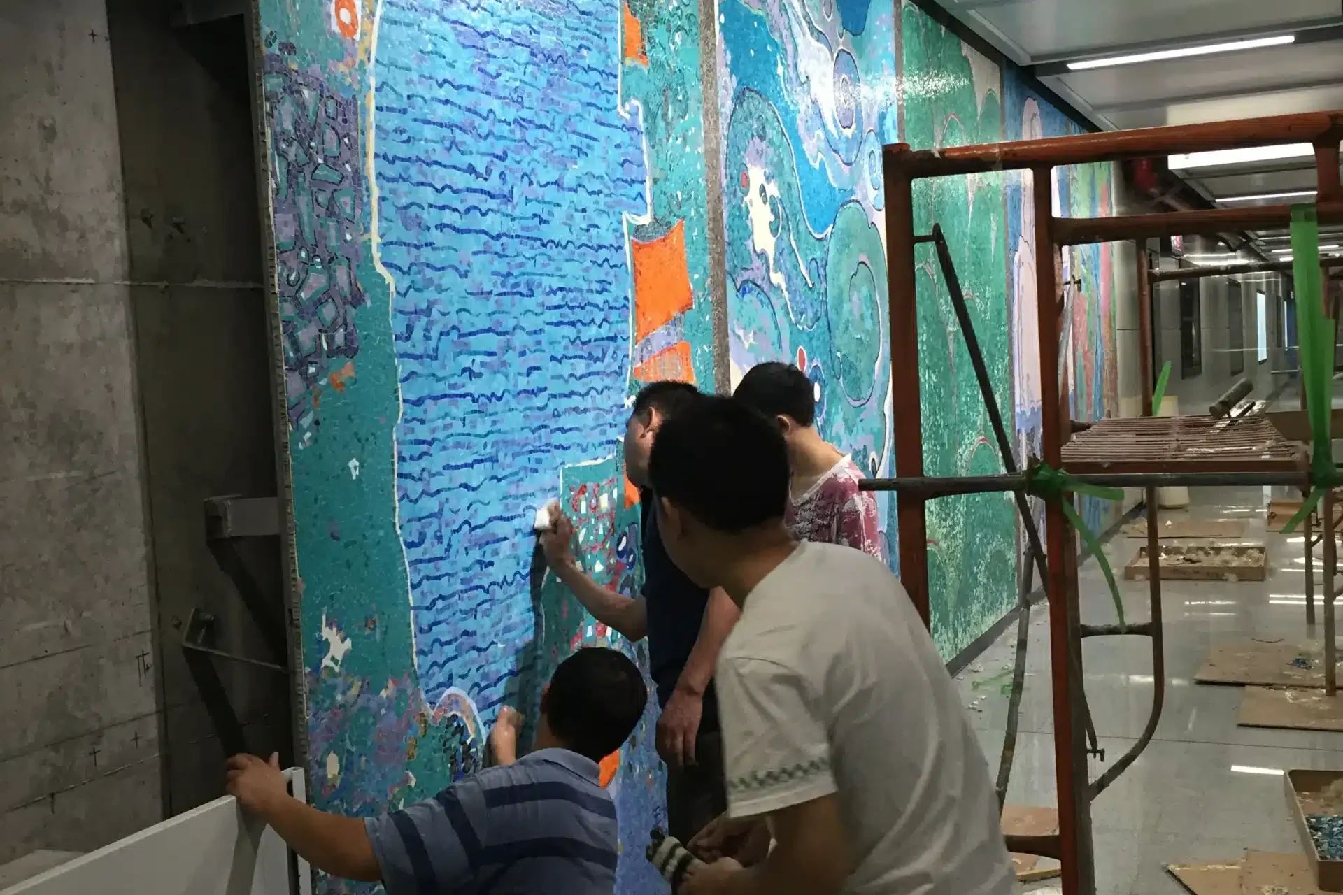 深圳地铁《南国锦绣》-施工安装 (3)